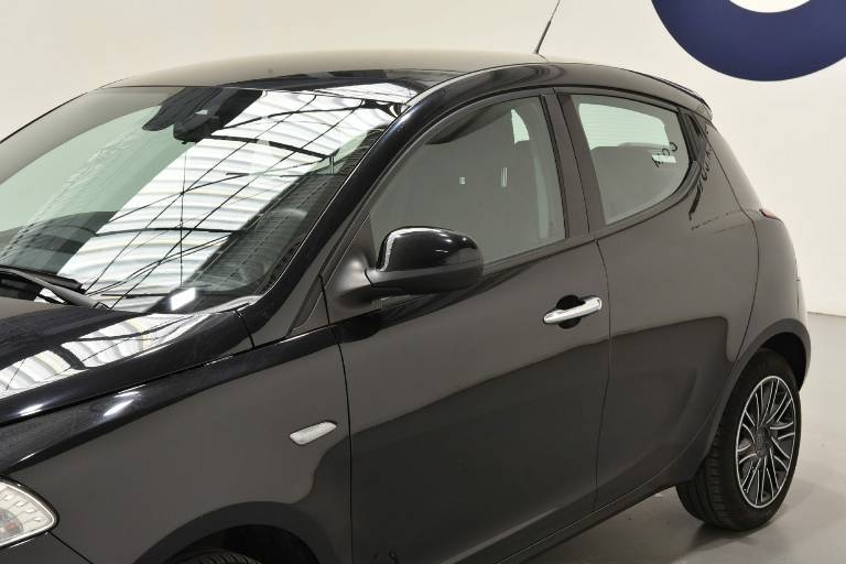 LANCIA Ypsilon 36