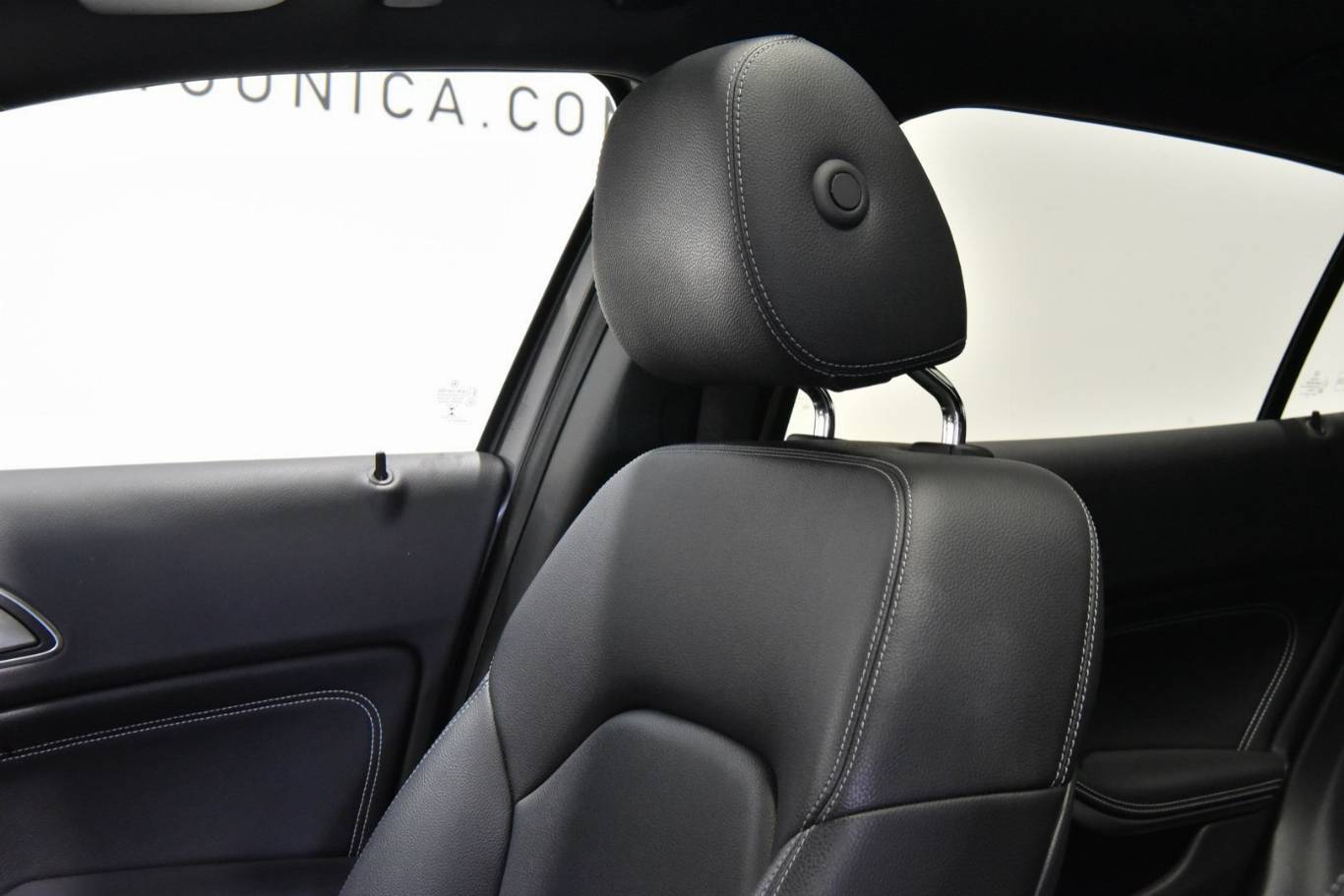 MERCEDES-BENZ GLA 200 45