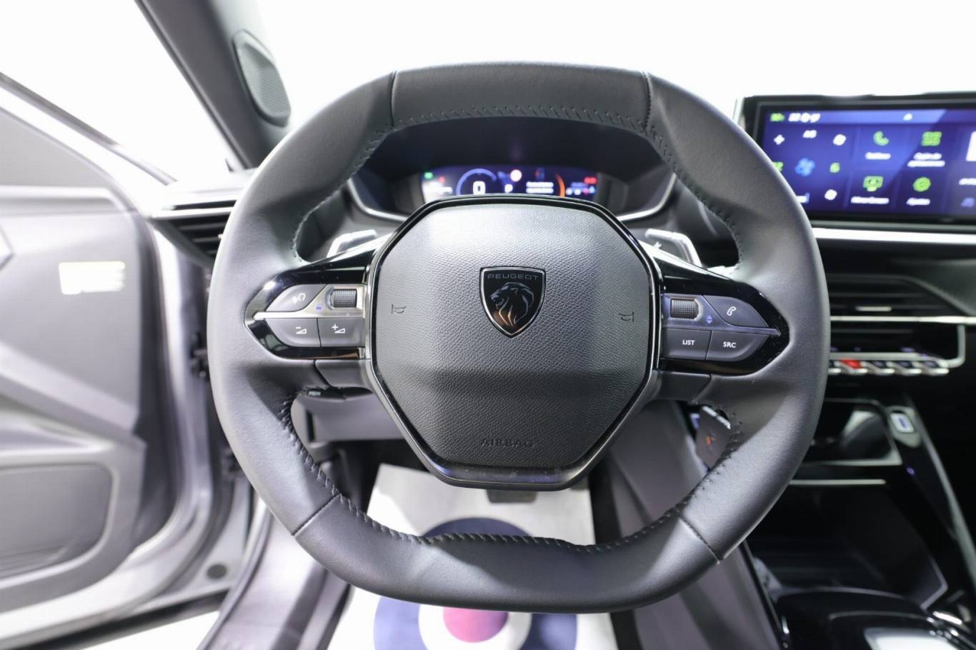 PEUGEOT 2008 7