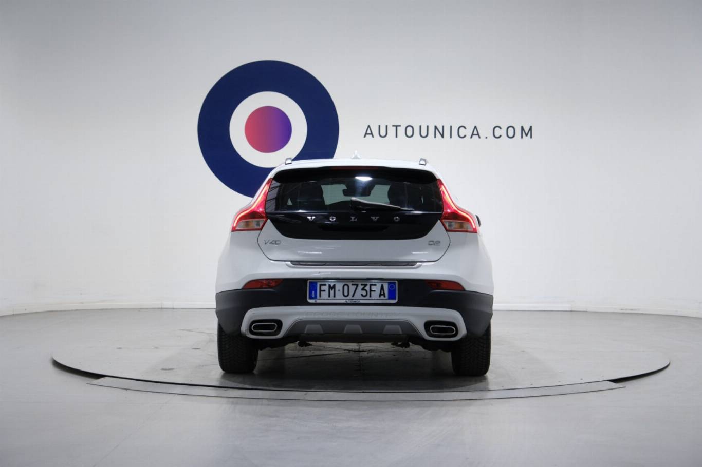 VOLVO V40 Cross Country 16