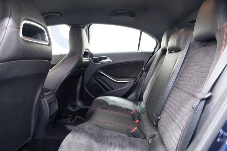 MERCEDES-BENZ A 180 38