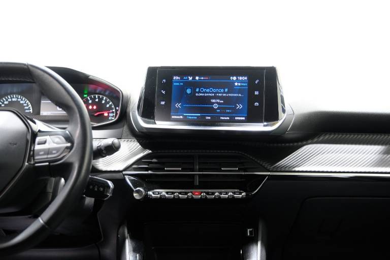 PEUGEOT 208 37