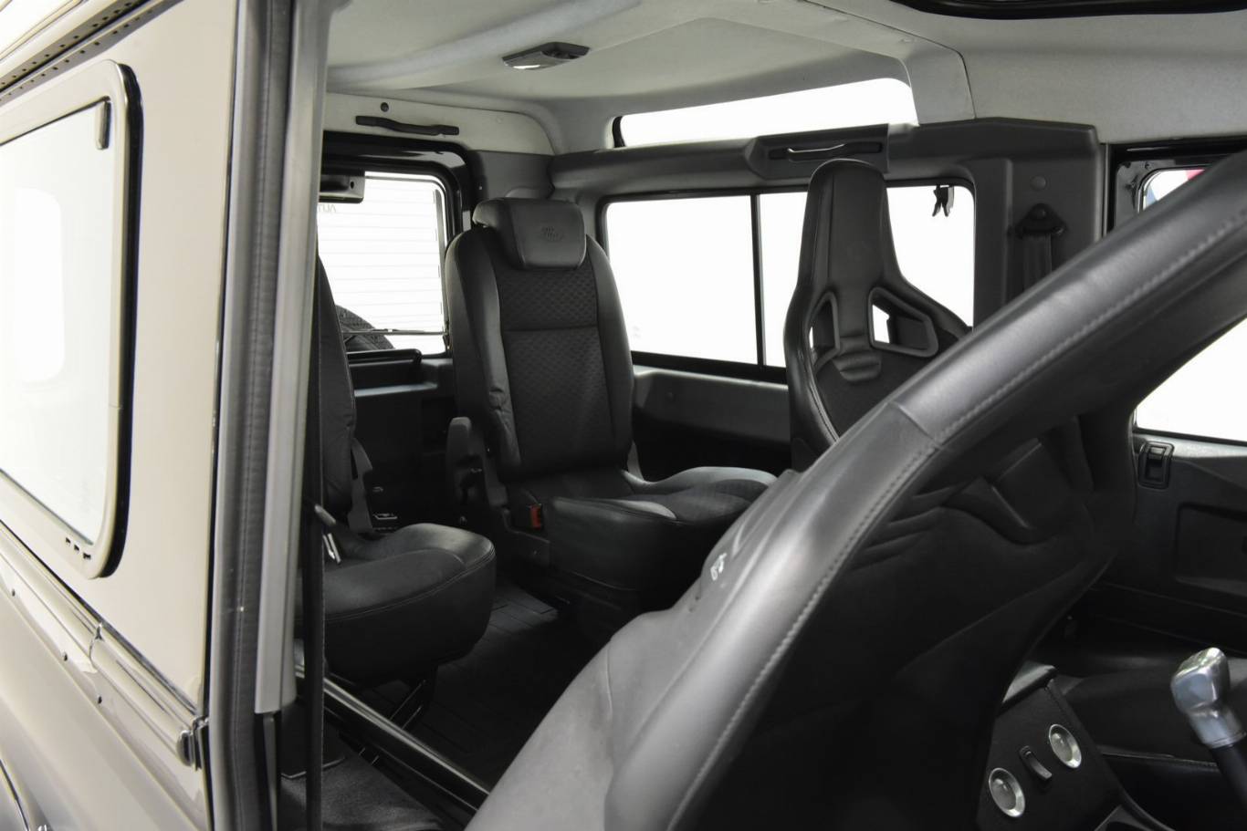 LAND ROVER Defender 53