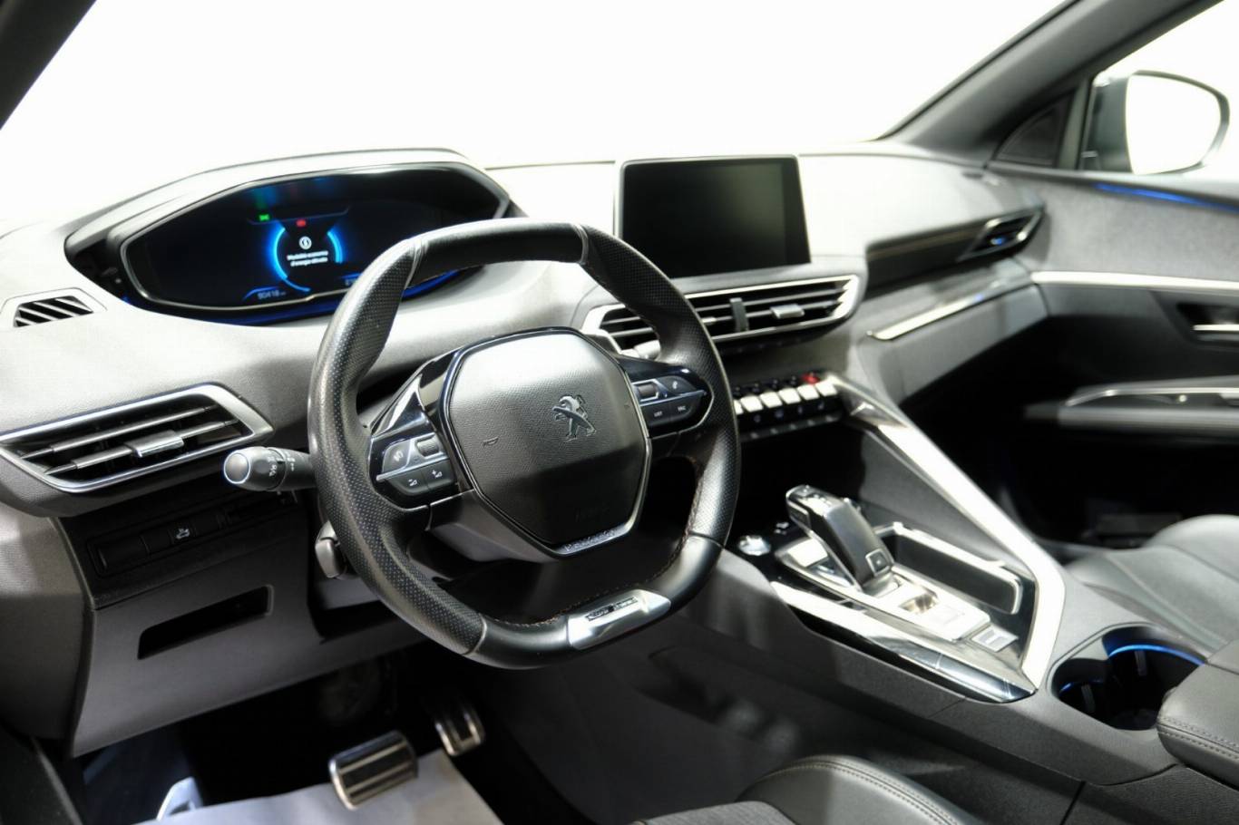 PEUGEOT 3008 5