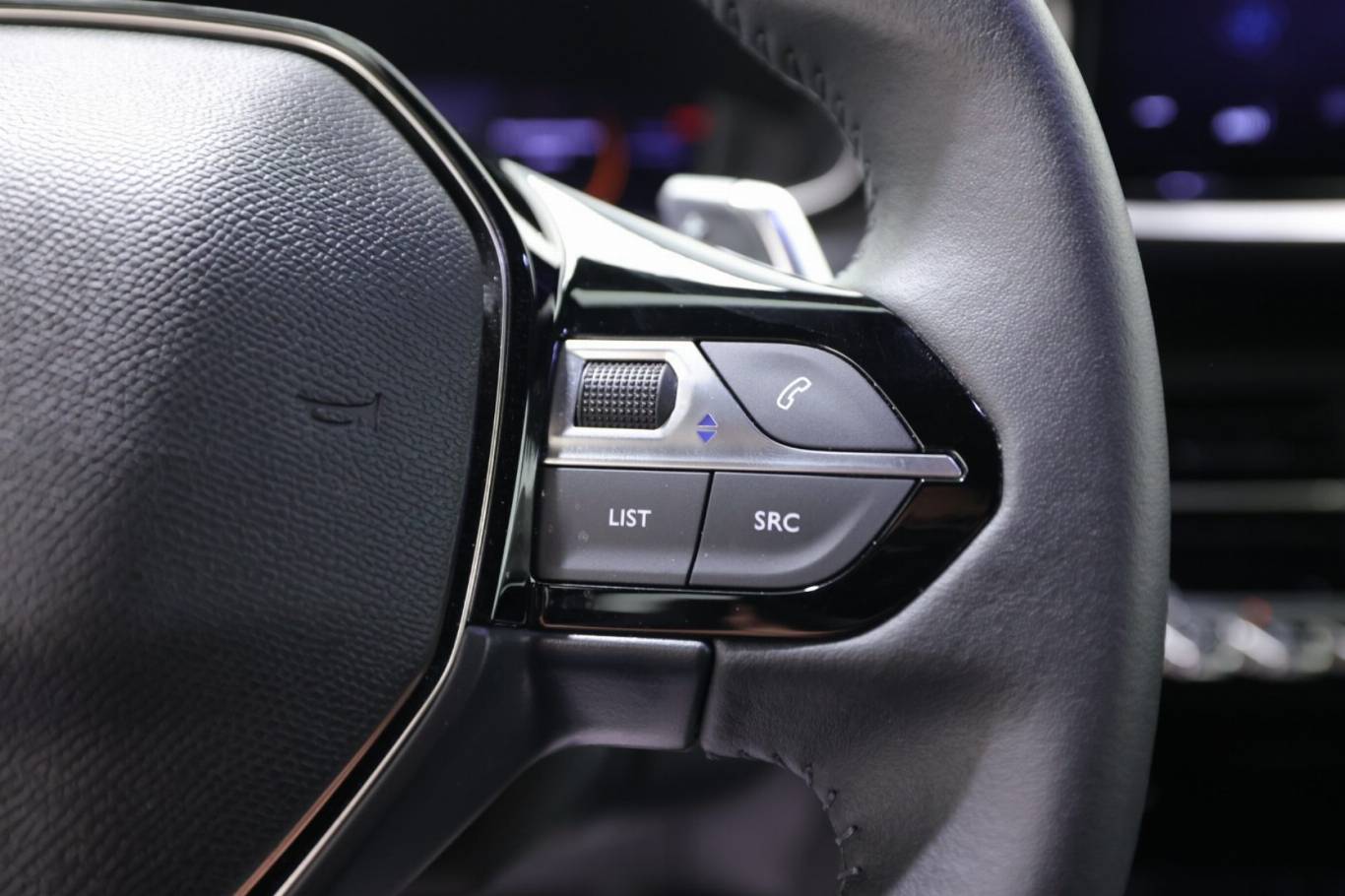 PEUGEOT 2008 21