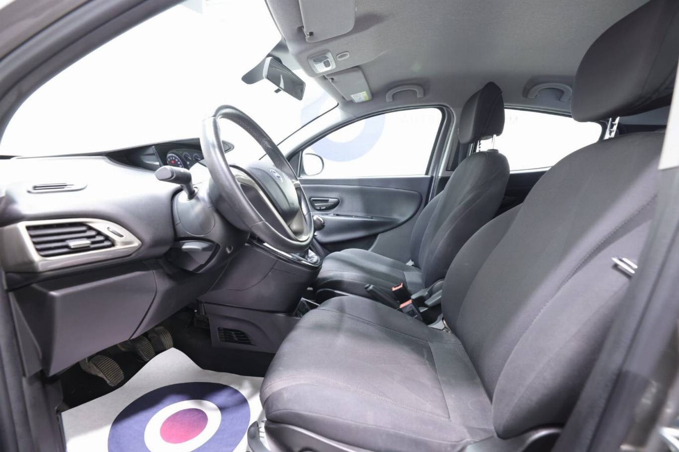 LANCIA Ypsilon 18