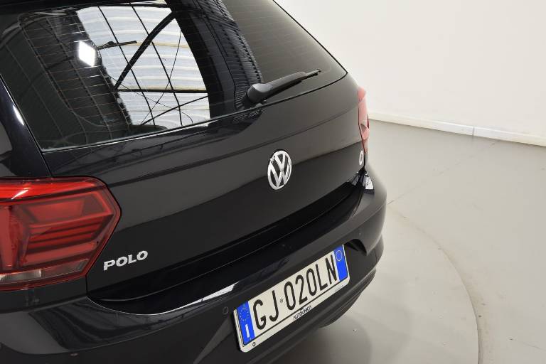 VOLKSWAGEN Polo 41