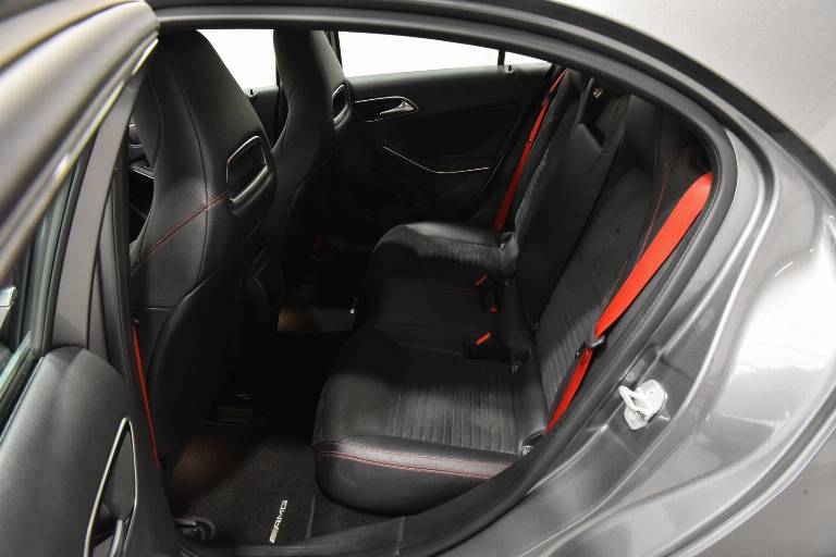 MERCEDES-BENZ A 45 AMG 40