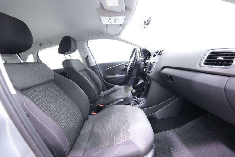 VOLKSWAGEN Polo 39