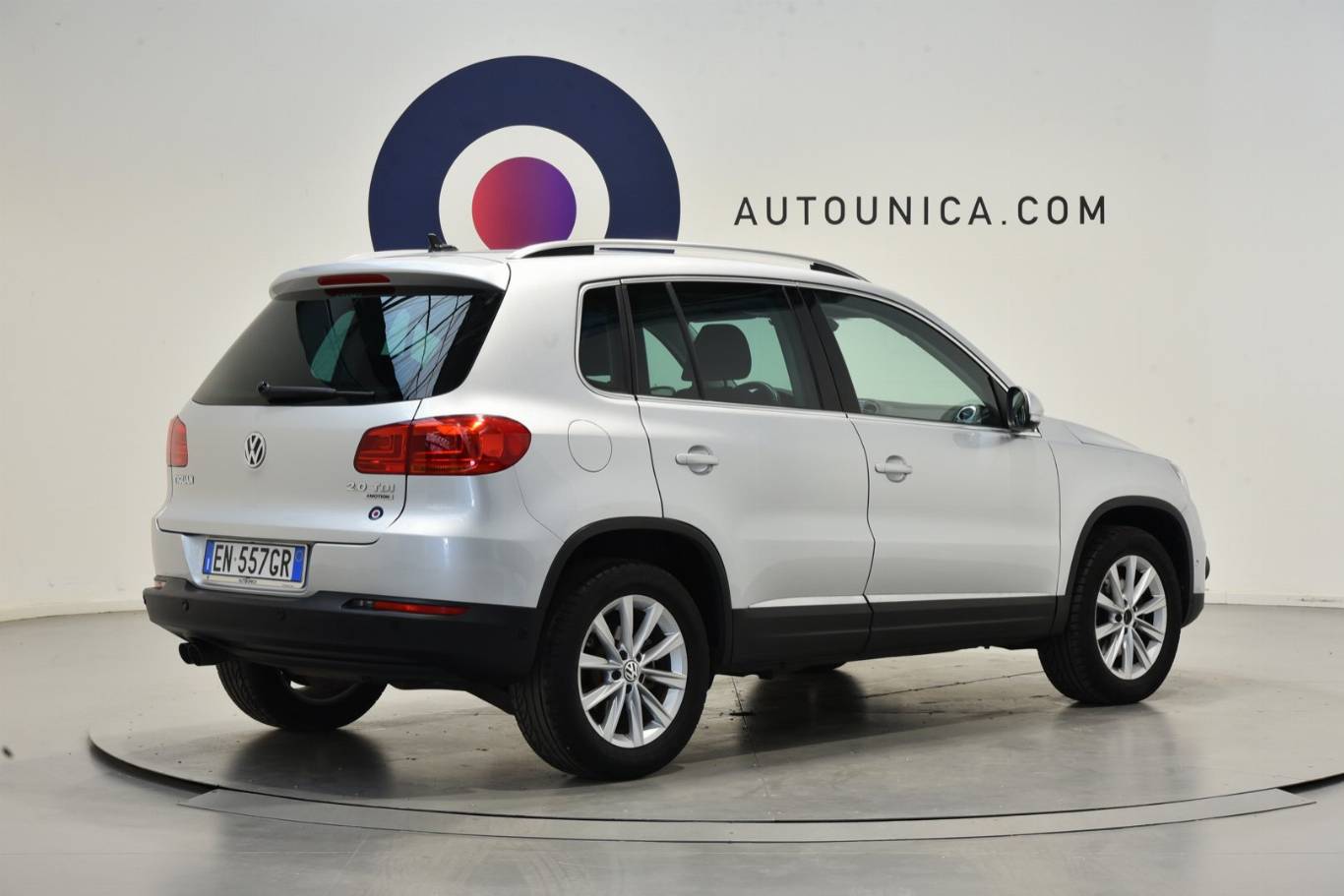 VOLKSWAGEN Tiguan 30