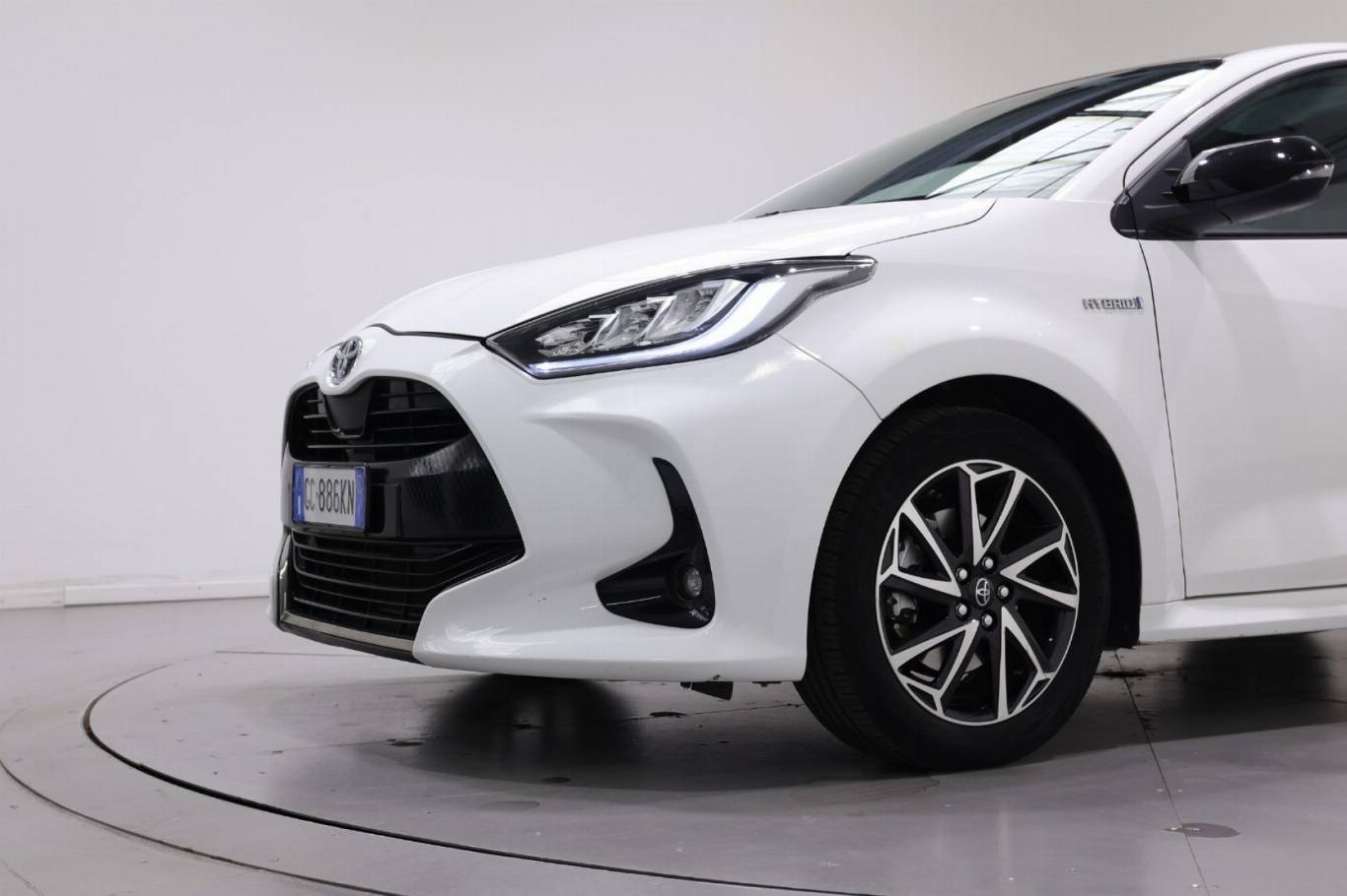 TOYOTA Yaris 11