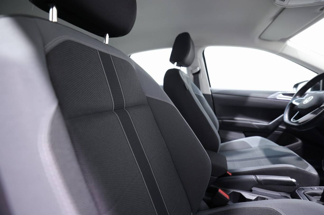 VOLKSWAGEN Polo 49