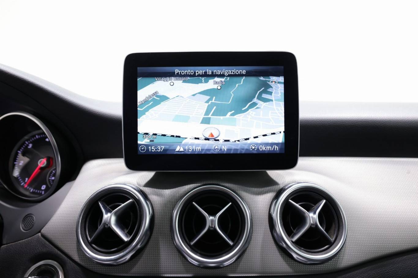 MERCEDES-BENZ GLA 200 26
