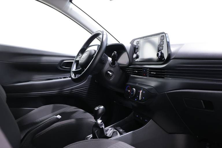 HYUNDAI I20 41