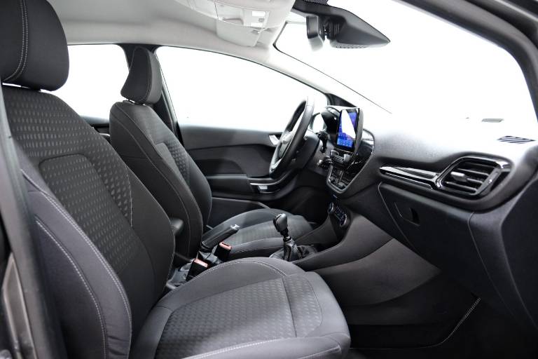 FORD Fiesta 54