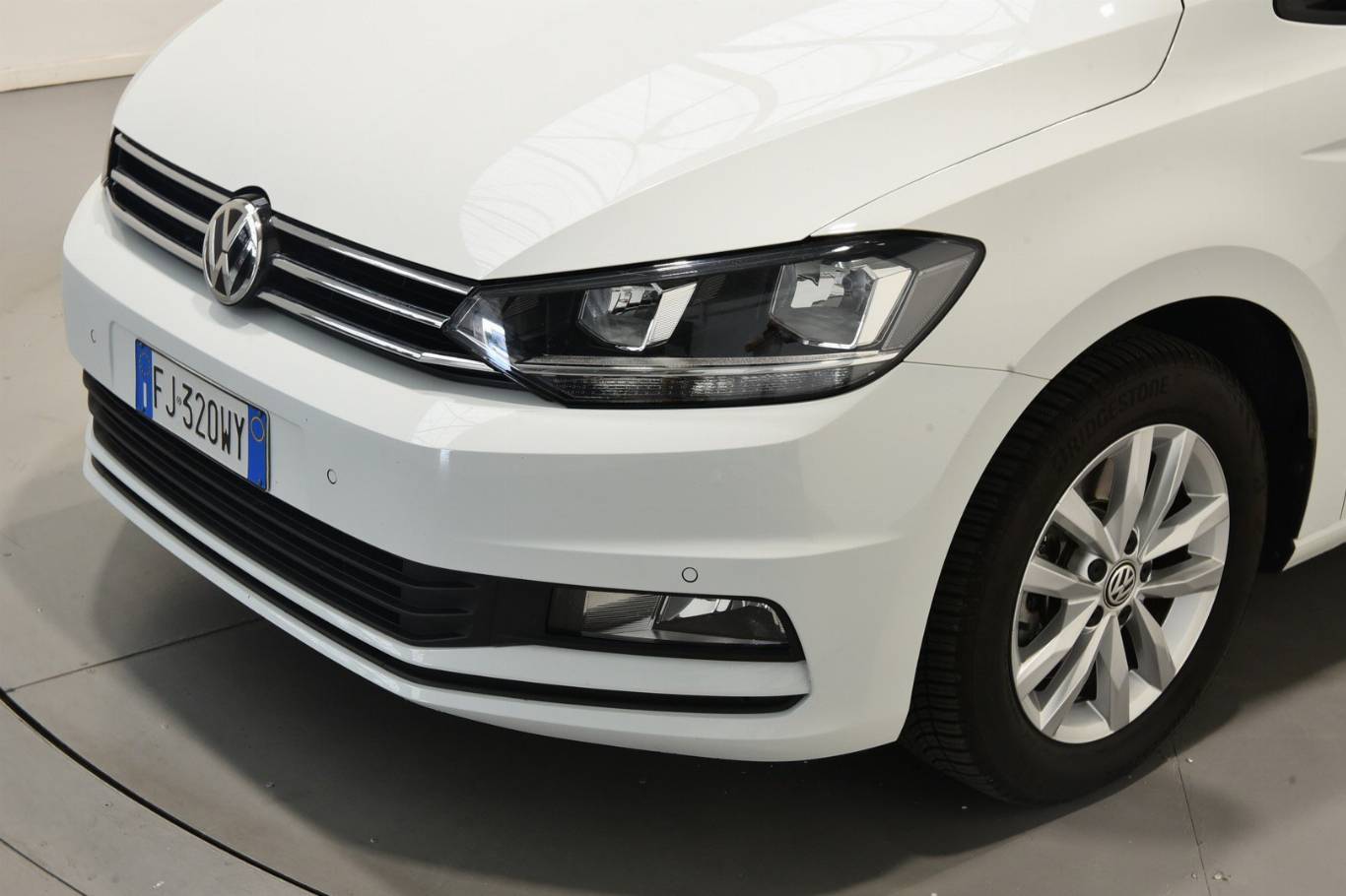 VOLKSWAGEN Touran 42