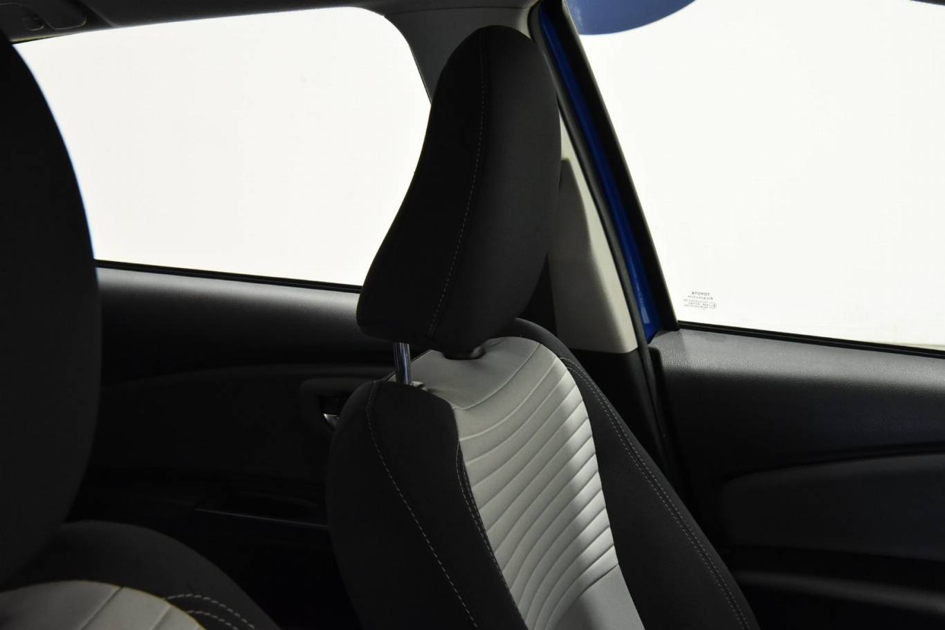 TOYOTA Yaris 36
