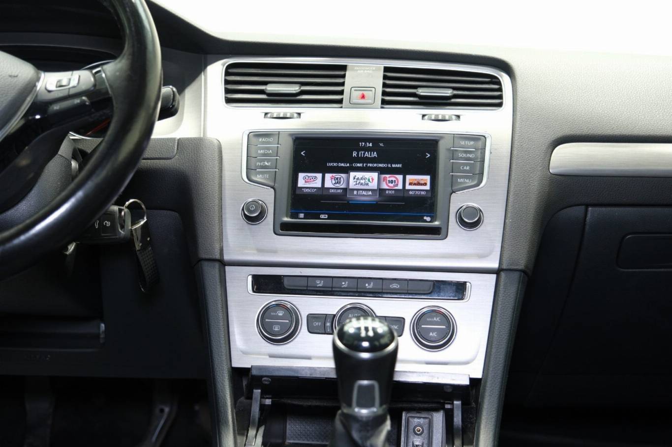 VOLKSWAGEN Golf 9