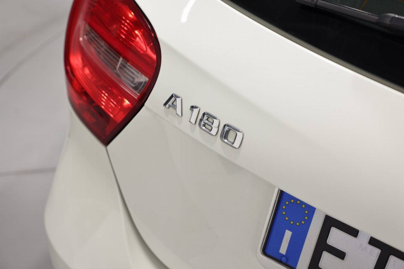 MERCEDES-BENZ A 180 49