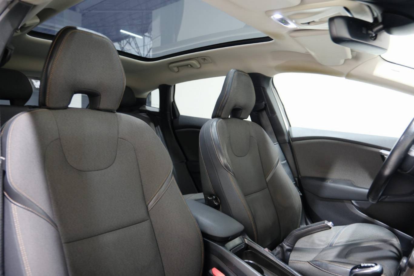 VOLVO V40 Cross Country 51