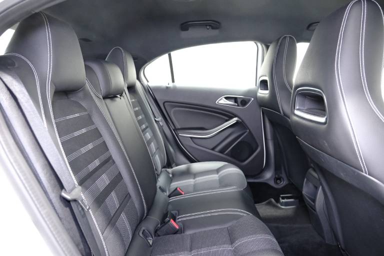 MERCEDES-BENZ A 180 64