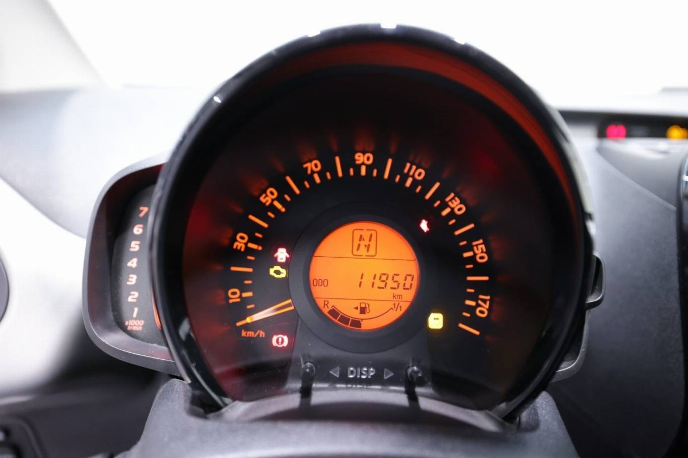 PEUGEOT 108 8