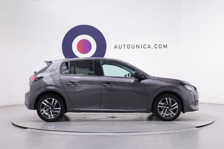 PEUGEOT 208 4