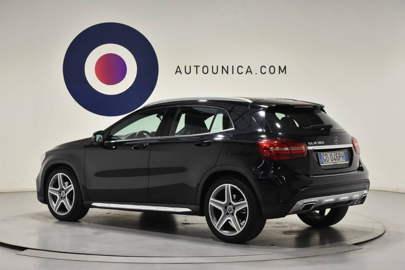 MERCEDES-BENZ GLA 180 2