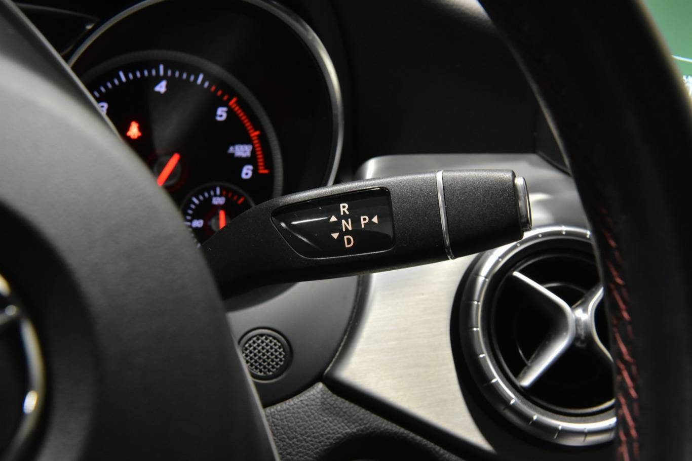 MERCEDES-BENZ CLA 220 26