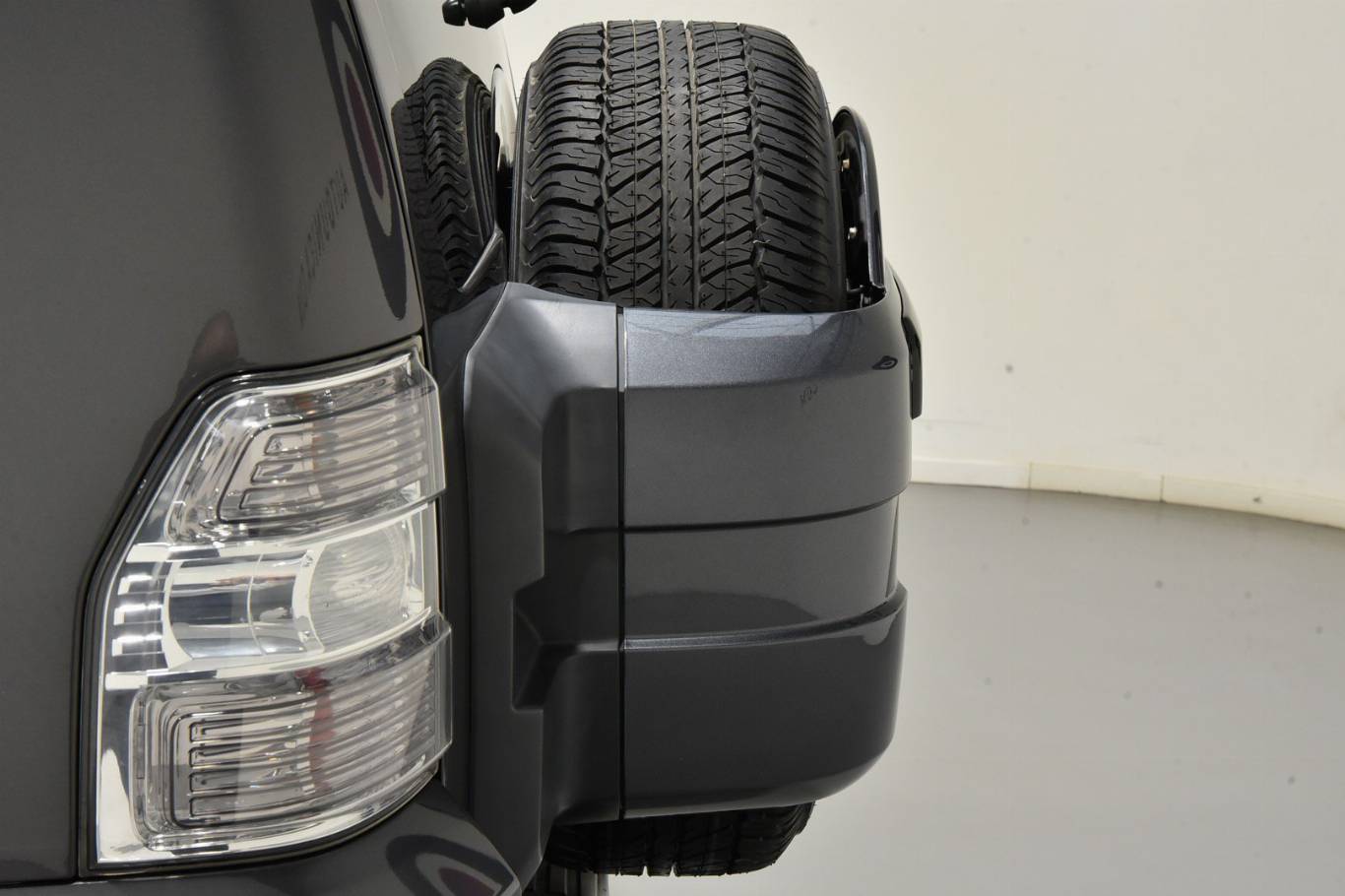 MITSUBISHI Pajero 48