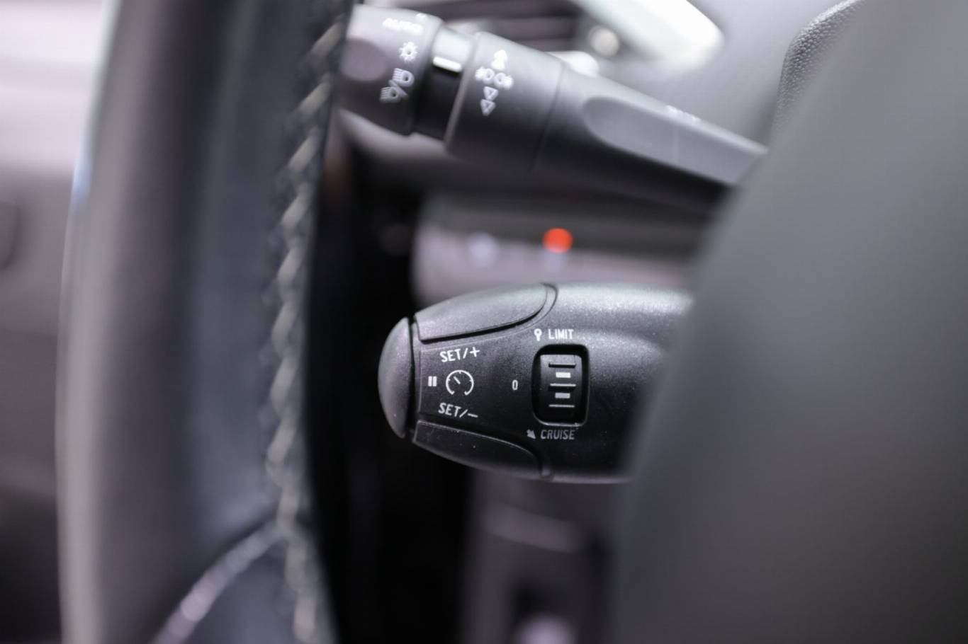 PEUGEOT 2008 24