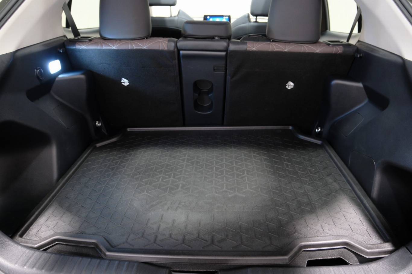 TOYOTA Yaris Cross 64