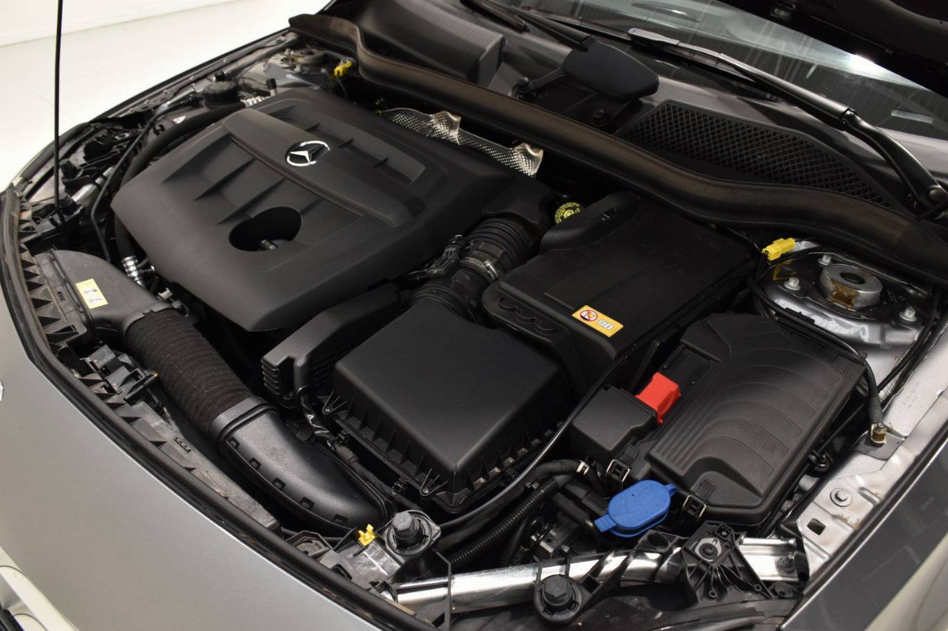 MERCEDES-BENZ A 180 64