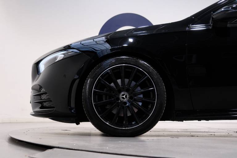 MERCEDES-BENZ A 200 19