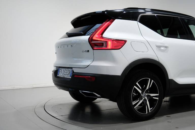 VOLVO XC40 58
