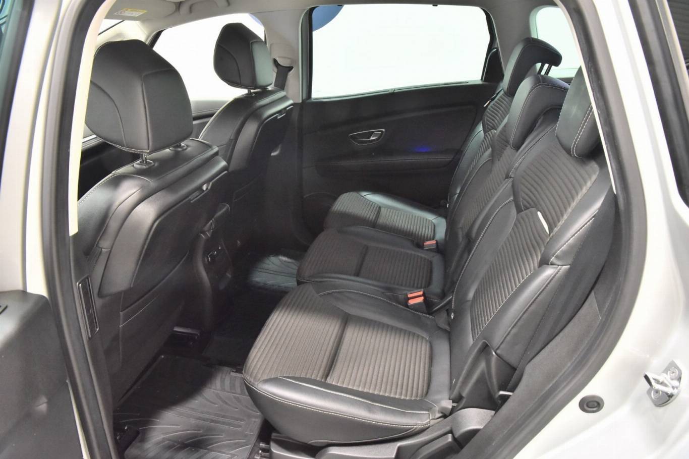 RENAULT Grand Scenic 27