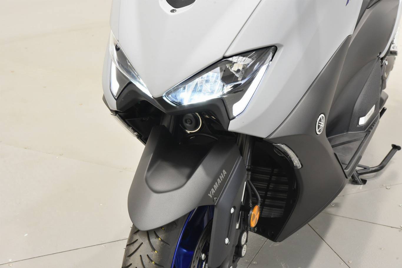 YAMAHA T-Max 560 38
