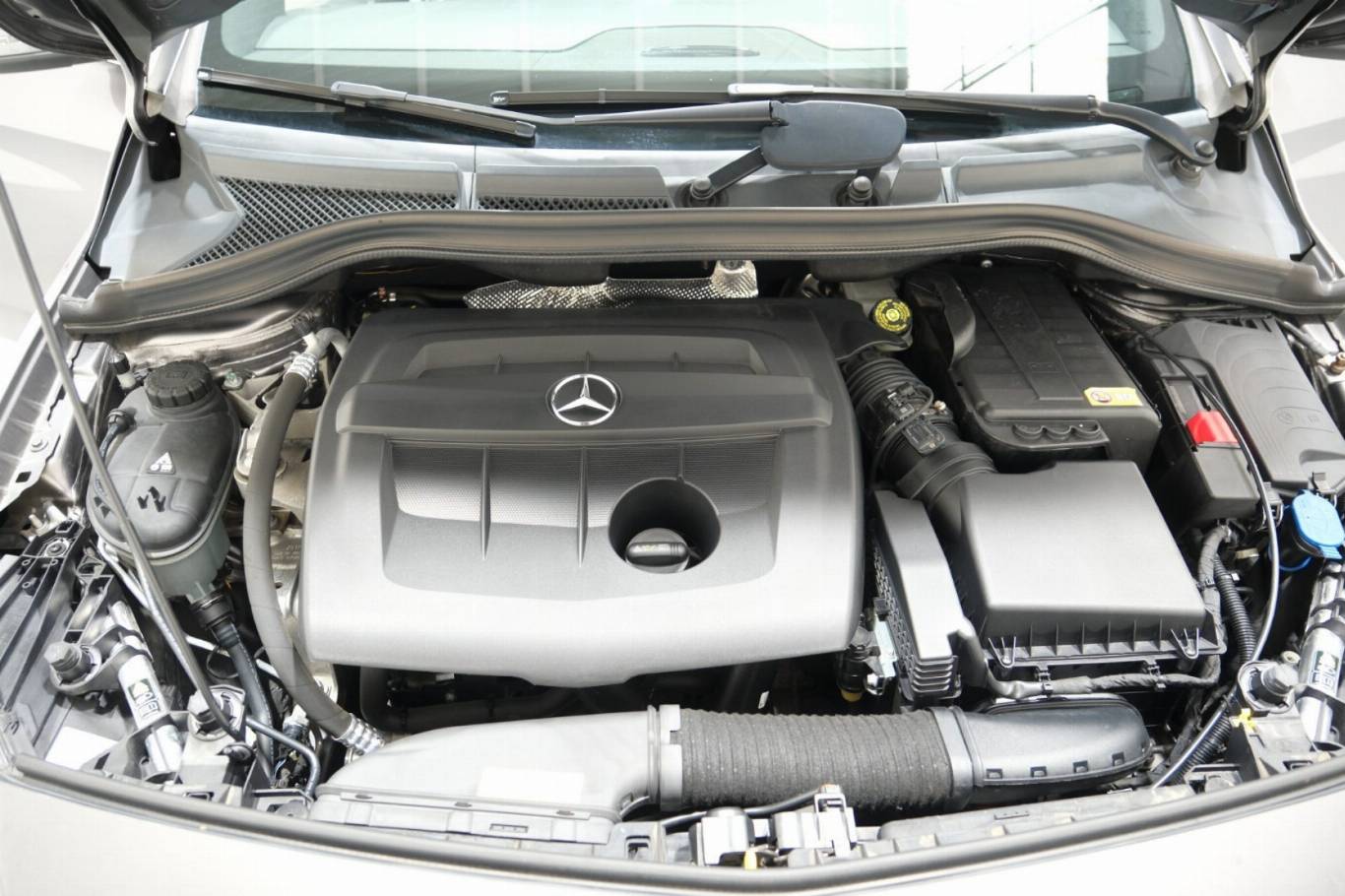 MERCEDES-BENZ B 180 55