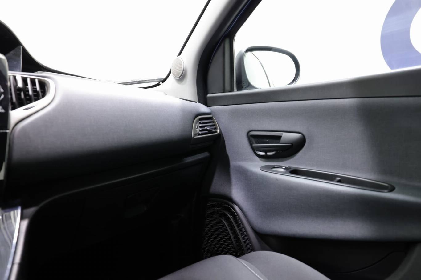 LANCIA Ypsilon 27