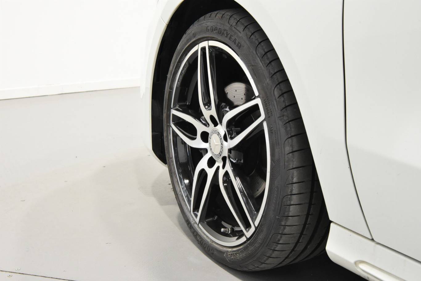 MERCEDES-BENZ A 200 9