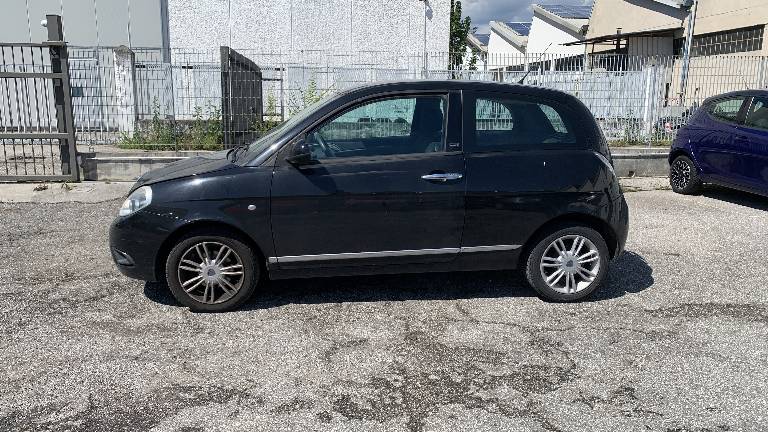 LANCIA Ypsilon 2