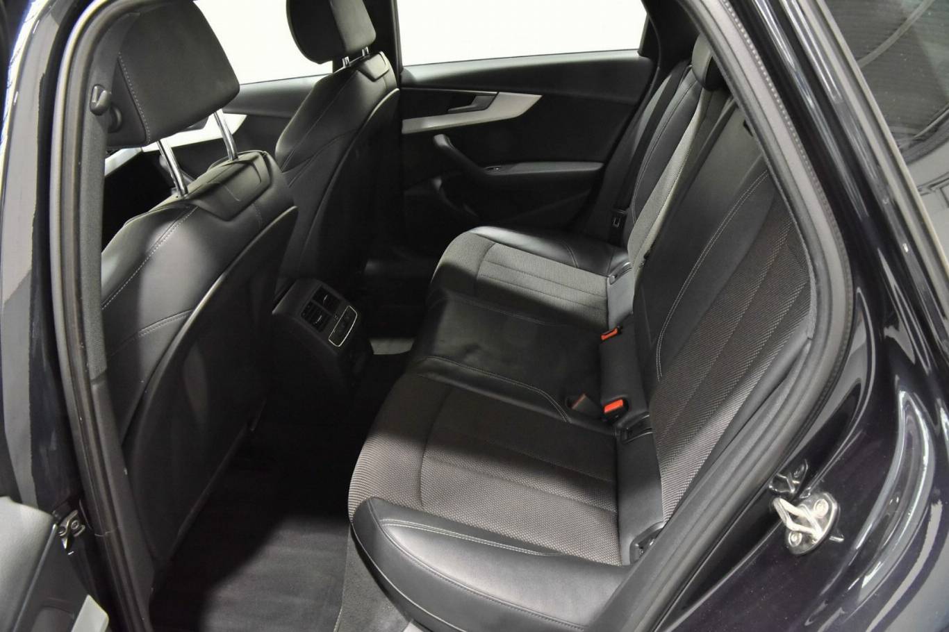 AUDI A4 22