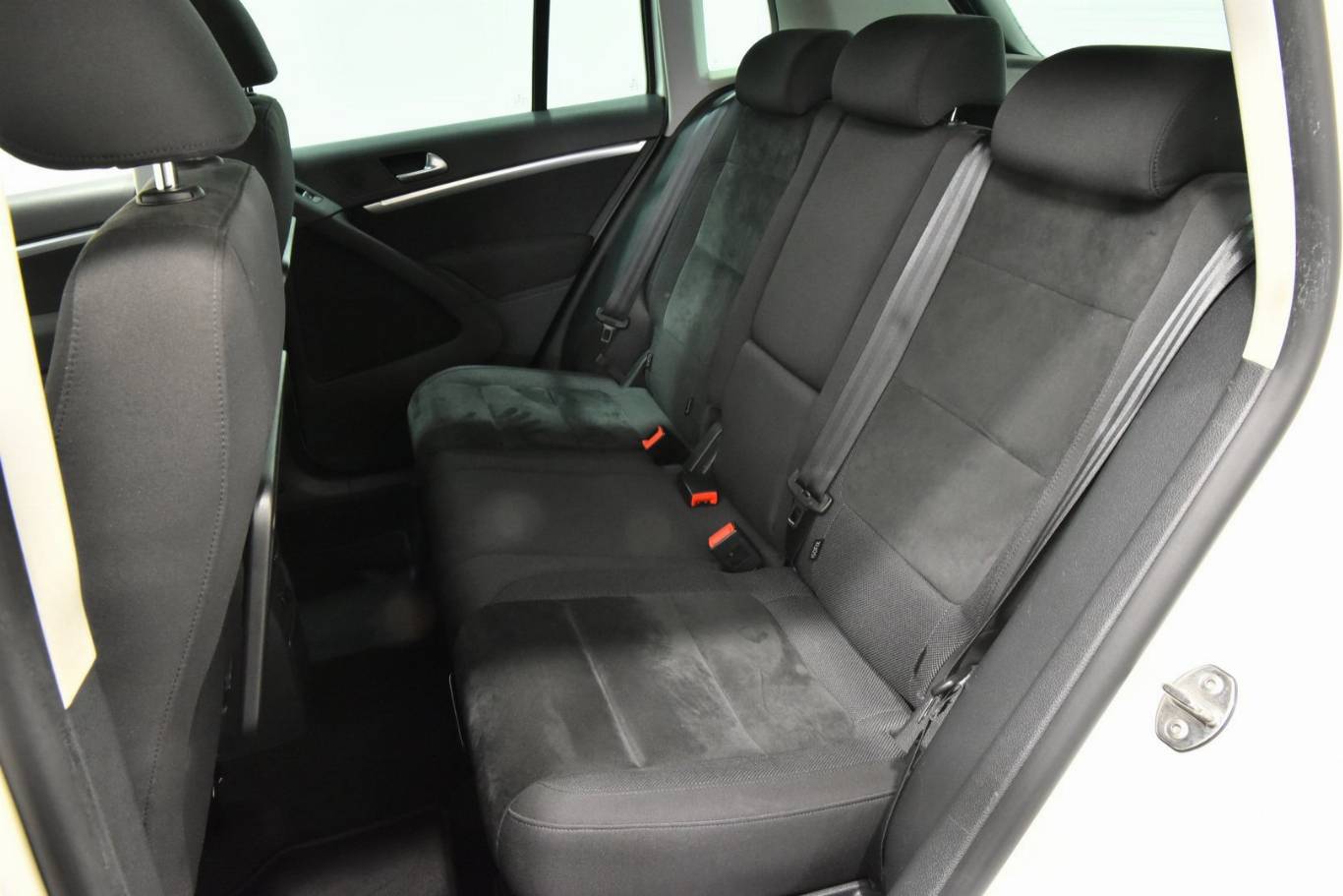 VOLKSWAGEN Tiguan 19