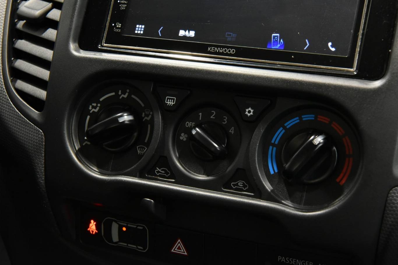 MITSUBISHI L200 23