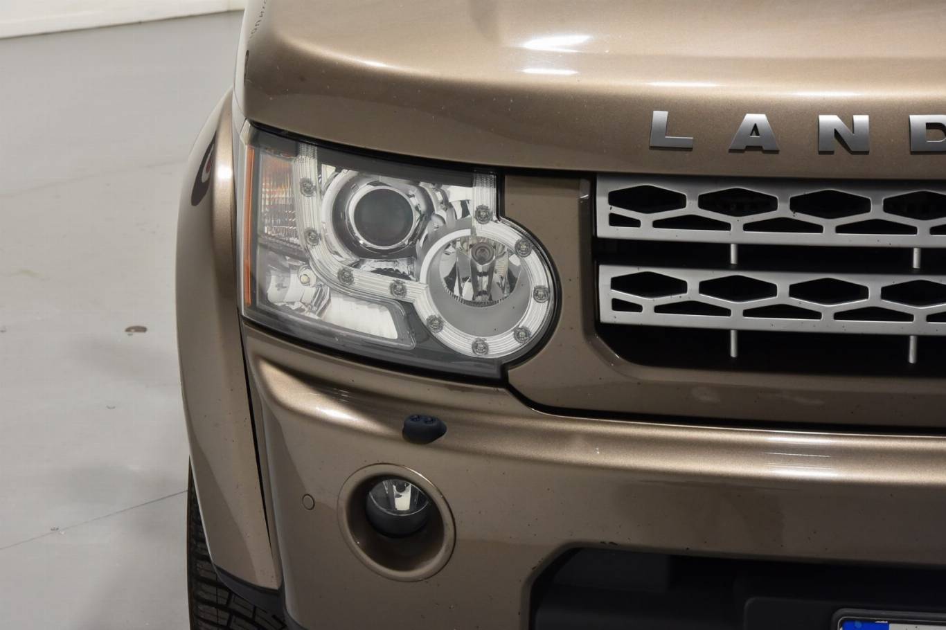 LAND ROVER Discovery 6