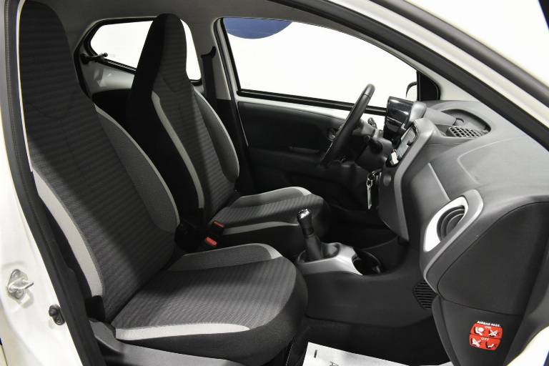 TOYOTA Aygo 21