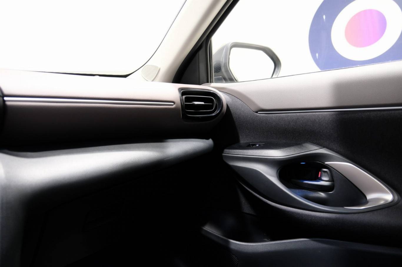 TOYOTA Yaris Cross 37