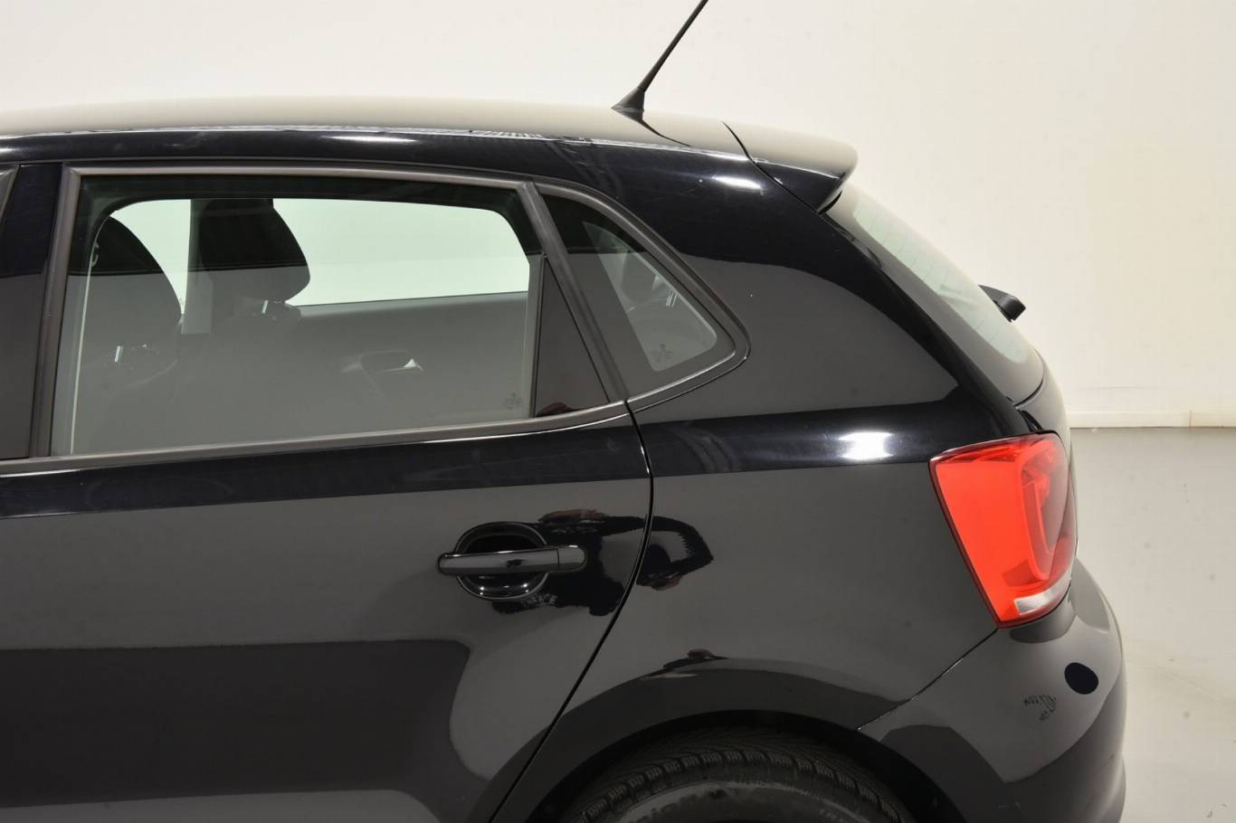 VOLKSWAGEN Polo 39