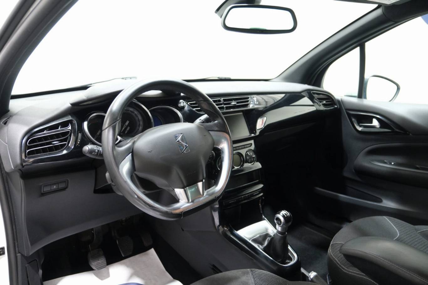 DS AUTOMOBILES DS 3 5