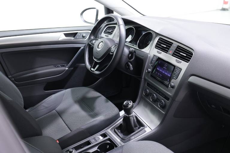 VOLKSWAGEN Golf 40